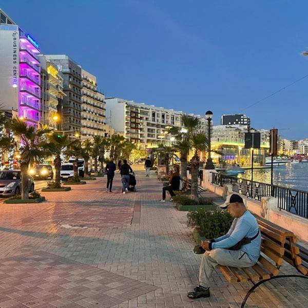 Seaside Apartment In Gzira Exteriér fotografie